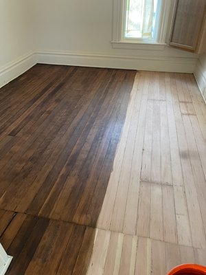 Hardwood Floor Polishing and Refinishing - Custom Hardwood Floors specializes in a wide range of flooring which includes hardwood floor installation, refinishing, removal and customizing inlays, feature strips, and medallions. We also specialize in installation of LVT and prefinished flooring along with baseboards. In addition to flooring we resurface decks to it natural it’s state beauty.