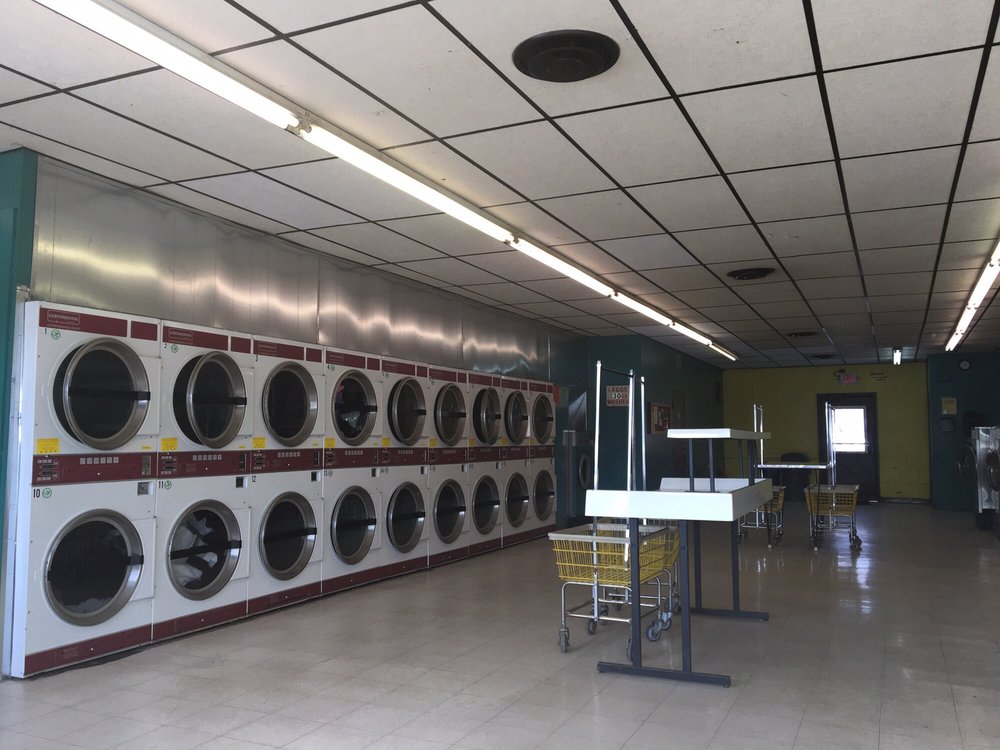 COIN WASH 2200 E Newberry St, Appleton, Wisconsin Laundry Services