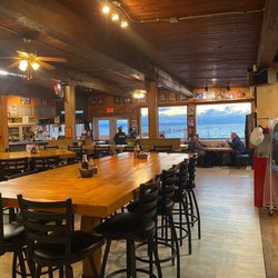 Kiniski's Reef Tavern - Interior