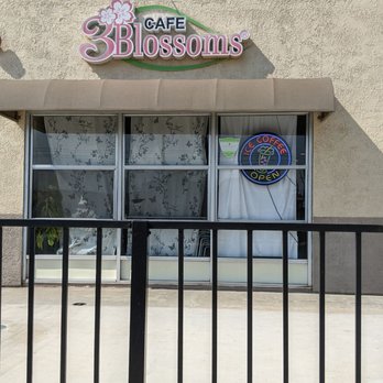 3 Blossoms Cafe - Outside looks ollllllld and faded - Bubble Tea Near Me - Westminster, California