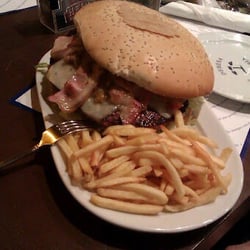 Franky's - Probado la especial de la casa... DE UN KILO!