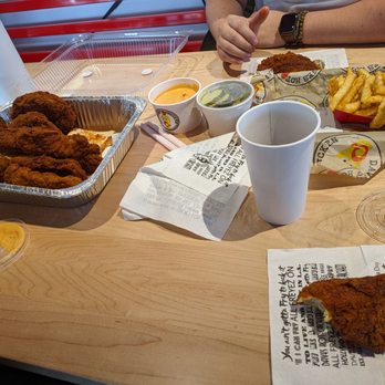 Dave's Hot Chicken - Chicken Shop Near Me - Wayne, New Jersey