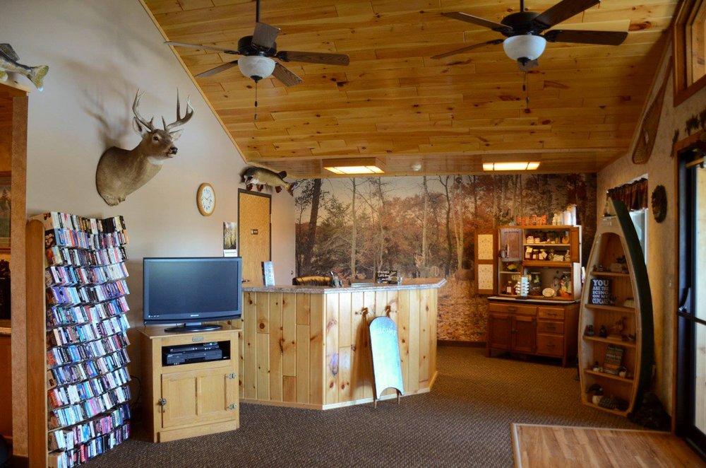 CHICAUGON LAKE INN Updated July 2024 17 Photos 1700 County Rd 424