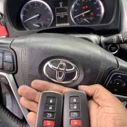 Rapid Response Mobile Locksmith - 2016 Toyota Highlander car key replacement in west babylon ny