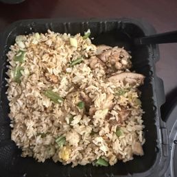Arroz Chaufa de pollo/ fried rice with chicken