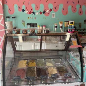 Tutto Cream - a variety of ice creams in a display case - Desserts Near Me - Ossining, New York Tutto Cream - a variety of ice creams in a display case - Desserts Near Me - Ossining, New York
