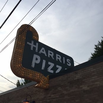Harris Pizza #1 - Pizza Near Me - Rock Island, Illinois