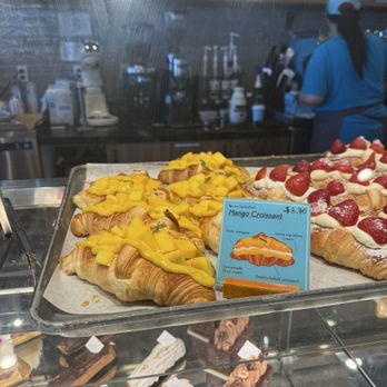 Croissante - Mango - Cafes Near Me - Santa Clara, California