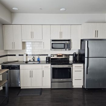 BellAire Management - Kitchen - Vacation Rentals Near Me - Kent, Washington