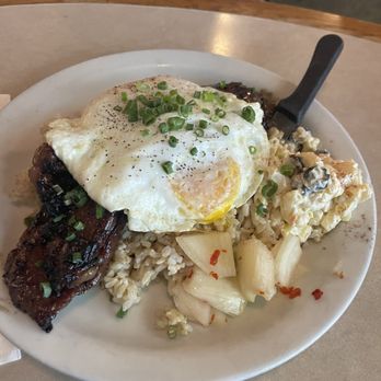 Cinnamon's Restaurant - Kalbi loco moco - Pancakes Near Me - Kailua, Hawaii Cinnamon's Restaurant - Kalbi loco moco - Pancakes Near Me - Kailua, Hawaii