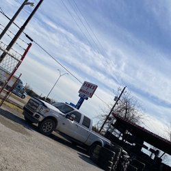 Massey's Tires & Wheels - Tire Shop