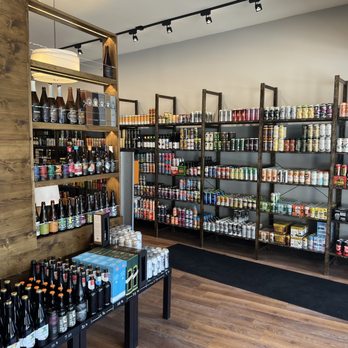 Beer on the Wall - Elmhurst - a variety of beverages - Beer Bar Near Me - Elmhurst, Illinois