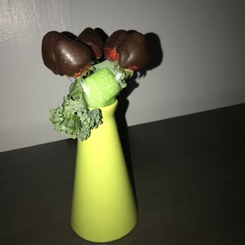 Edible Arrangements - chocolate covered strawberries witj lettuce wrapped around it. terrible arrangement - Gift Shops Near Me - Darien, Illinois