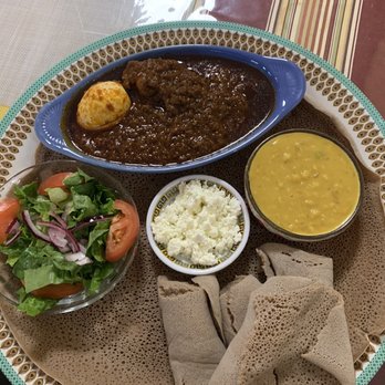 Selam Restaurant - Doro Wot and side of Kik Wot (split yellow peas) - Ethiopian Near Me - Minneapolis, Minnesota