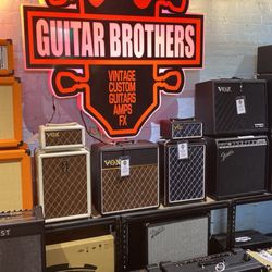 Guitar Brothers - Amps Room