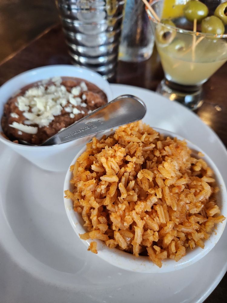 Besos Cocina & Cantina