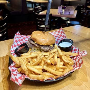 Newt’s - Apple Valley - California Burger - Beer Bar Near Me - Apple Valley, Minnesota Newt’s - Apple Valley - California Burger - Beer Bar Near Me - Apple Valley, Minnesota
