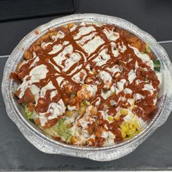 Paras Pizza & Gyro - Chicken platter with white sauce and extra hot sauce