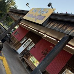Big Ray's BBQ - Front of the restaurant