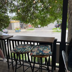 Le Comptoir By Francois - Outside patio view.