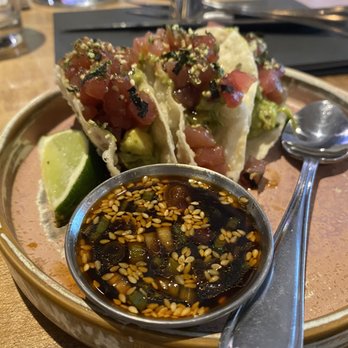Moxies Fairview Mall Restaurant - Tiny Tuna Tacos - Canadian (New) Near Me - North York, Ontario Moxies Fairview Mall Restaurant - Tiny Tuna Tacos - Canadian (New) Near Me - North York, Ontario