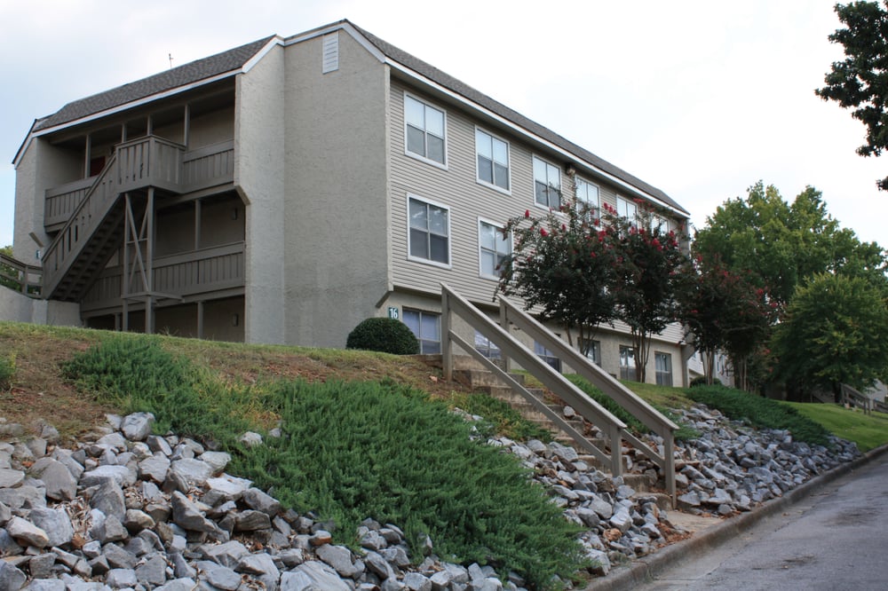 THE OVERLOOK Updated October 2024 1500 Sparkman Dr NW, Huntsville