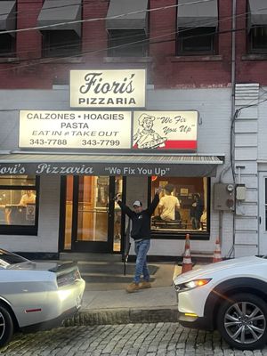 Fiori's Pizzaria by null