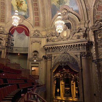 Chicago Theatre - Performing Arts Near Me - Chicago, Illinois Chicago Theatre - Performing Arts Near Me - Chicago, Illinois