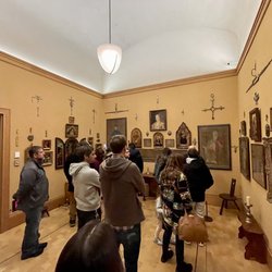 The Barnes Foundation - Small rooms and large crowds.