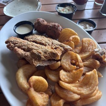 Stinky's Fish Camp - Redfish basket - Seafood Near Me - Santa Rosa Beach, Florida Stinky's Fish Camp - Redfish basket - Seafood Near Me - Santa Rosa Beach, Florida