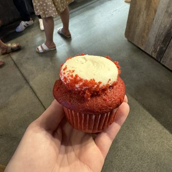 Molly's Cupcakes - Red Velvet Cupcake - Cupcakes Near Me - Liberty Township, Ohio