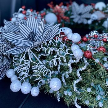D-Lighted - Custom Wreath - Holiday Decorations Near Me D-Lighted - Custom Wreath - Holiday Decorations Near Me