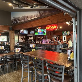 Broken Oar - Inside bar area. - American Near Me - Port Barrington, Illinois