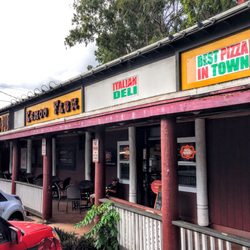 Uncle's NY Deli - View from the road.