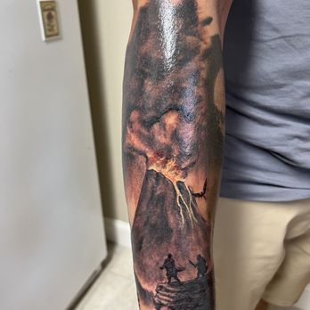 Emerald Tattoo & Piercing - Lodi - Mt. Doom and hobbits by Elf - Tattoo Near Me - Lodi, California Emerald Tattoo & Piercing - Lodi - Mt. Doom and hobbits by Elf - Tattoo Near Me - Lodi, California