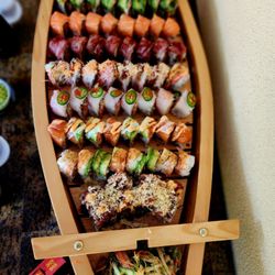 Six Happiness - 9 Rolls hand picked by chef for up to 6 guests