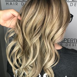 Mmmmmm .... would you believe that I have that dark latino hair that almost is impossible to make blonde???? Roberto is magic. Mmmmmm .... would you believe that I have that dark latino hair that almost is impossible to make blonde???? Roberto is magic.