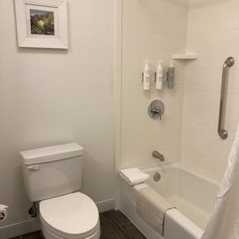 Hampton Inn Santa Barbara/Goleta - Hotels Near Me - Goleta, California