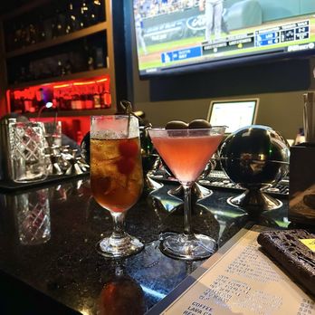 Hera Bar & Karaoke - Bars Near Me - Los Angeles, California