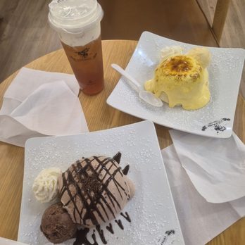 Sweet Memes - Round Rock - At the table after being served. - Bubble Tea Near Me - Round Rock, Texas