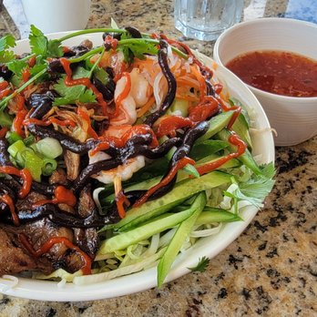Pho Oregon - Beaverton - Menu item #49 Bun with portk, shrimp and egg roll. - Vietnamese Near Me - Beaverton, Oregon