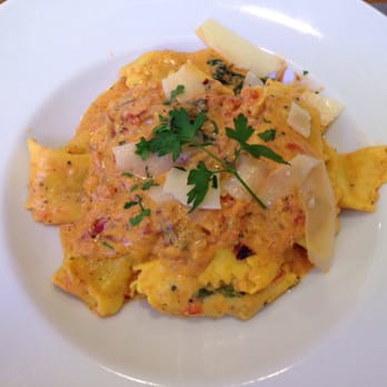 La Focaccia - Raviolis sauce napolitaine et boursin (suggestion) - Italian Near Me - Nivelles, WBR La Focaccia - Raviolis sauce napolitaine et boursin (suggestion) - Italian Near Me - Nivelles, WBR