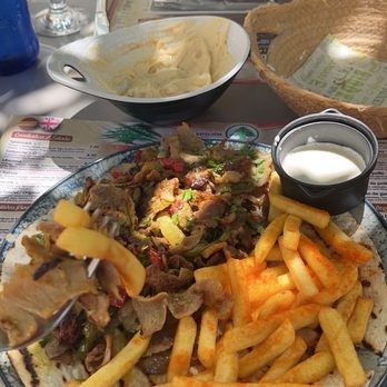 El Rincón de Beirut - Showerma Del Chef - grilled veg, lamb, fries on artisan bread. - Tapas Bars Near Me - Seville, SE El Rincón de Beirut - Showerma Del Chef - grilled veg, lamb, fries on artisan bread. - Tapas Bars Near Me - Seville, SE