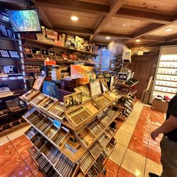Royal Cigar Lounge