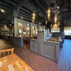 Cracker Barrel Old Country Store - Interior