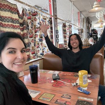 Goldie's Route 66 Diner - Diners Near Me - Williams, Arizona