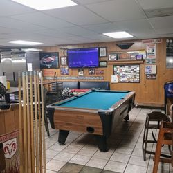 Dining area w/Pool Table