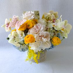 Joey-Lynn's Flowers - Vanilla Blue And Yellow Garden Rose Beautiful Bouquet