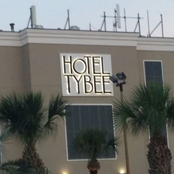 Tybee Island Beach - On the beach. Walking distance to it all. Very nice. Asia at the front desk very professional and pleasant. Military specials. - Beaches Near Me - Tybee Island, Georgia Tybee Island Beach - On the beach. Walking distance to it all. Very nice. Asia at the front desk very professional and pleasant. Military specials. - Beaches Near Me - Tybee Island, Georgia