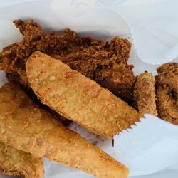 Smoke Shop & Handy Food - Chicken Box
